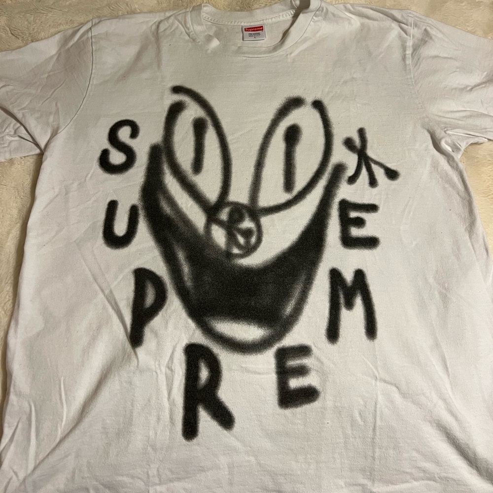 SUPREME SMILE TEE
